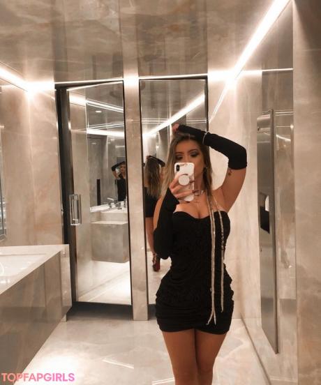 Carolina nude leaked OnlyFans photo #6