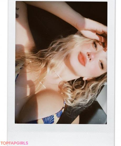 Carolina nude leaked OnlyFans photo #8