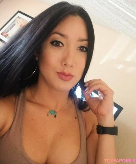 Leahshines nude leaked OnlyFans photo #85