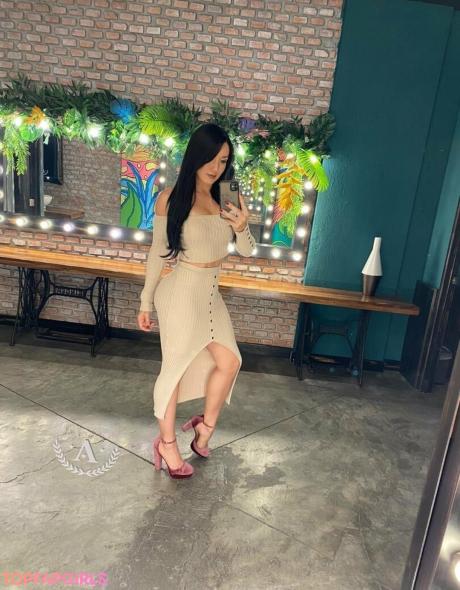 Leahshines nude leaked OnlyFans photo #93