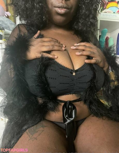 Strifequeeneris nude leaked OnlyFans photo #147