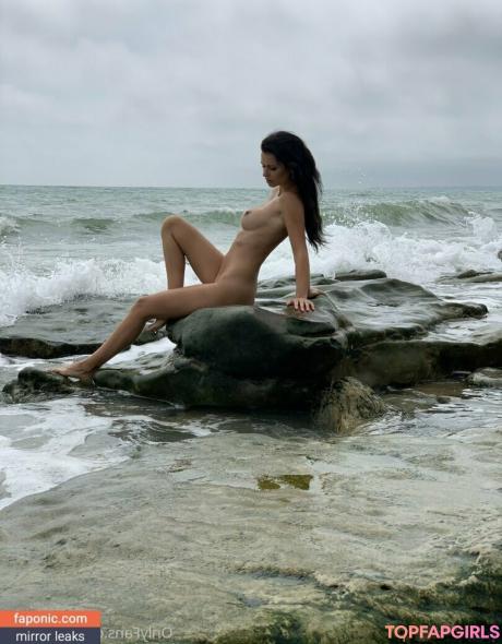 Xenia nude leaked OnlyFans photo #5