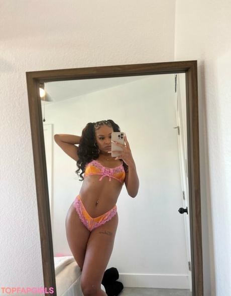 Kokoathebrat nude leaked OnlyFans photo #50