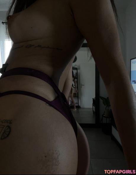 Julie nude leaked OnlyFans photo #7