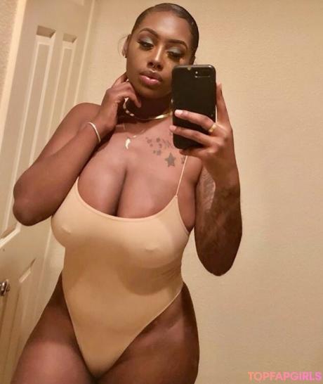 NonnieBaby nude leaked OnlyFans photo #4