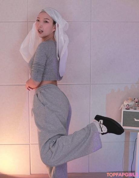 Leelate nude leaked OnlyFans photo #4