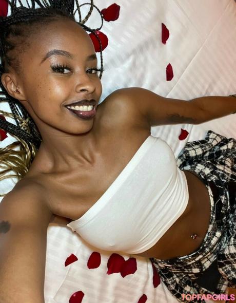 Ebonynaomii nude leaked OnlyFans photo #4