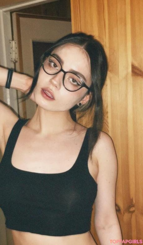 Guzelija nude leaked OnlyFans photo #20