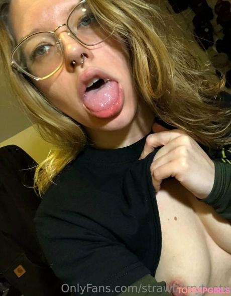 Strawberrytootx nude leaked OnlyFans photo #53