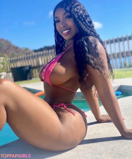 Crisanamariyah nude leaked OnlyFans photo #6