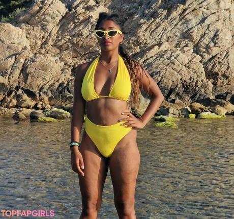 Dinusha nude leaked OnlyFans photo #7