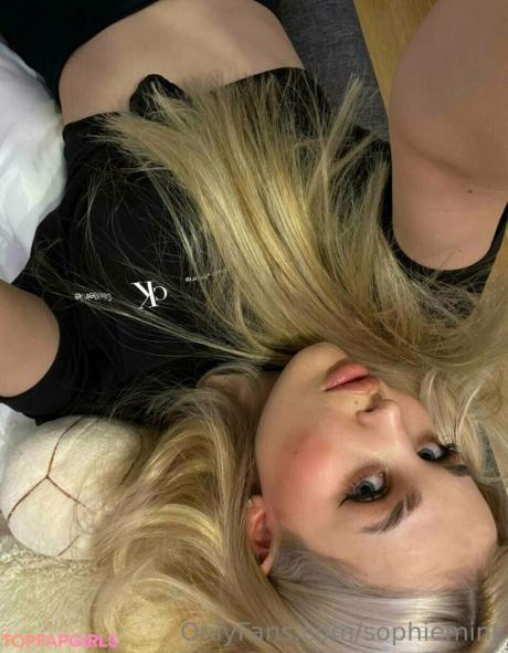Sophiebbface nude leaked OnlyFans photo #15
