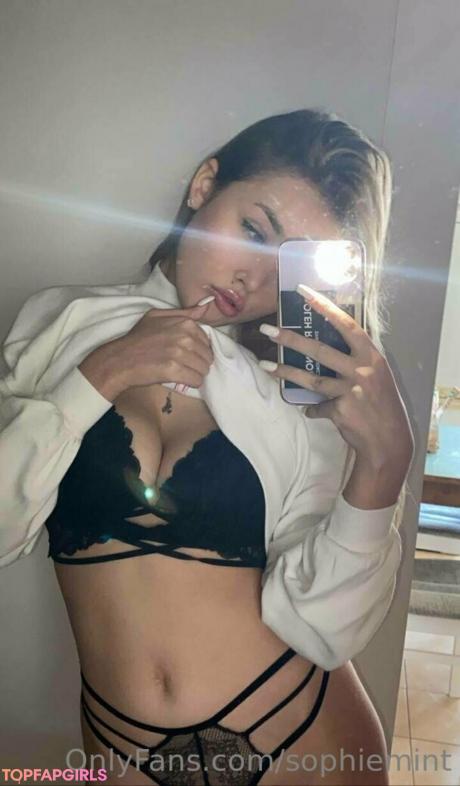 Sophiebbface nude leaked OnlyFans photo #40