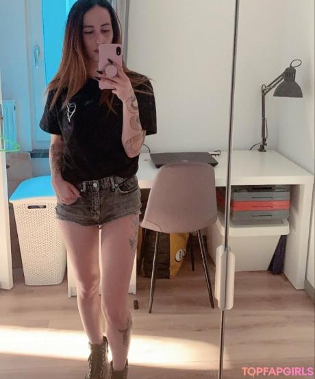 Aphroditeinink nude leaked OnlyFans photo #2
