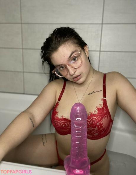 Viickkxxo nude leaked OnlyFans photo #60
