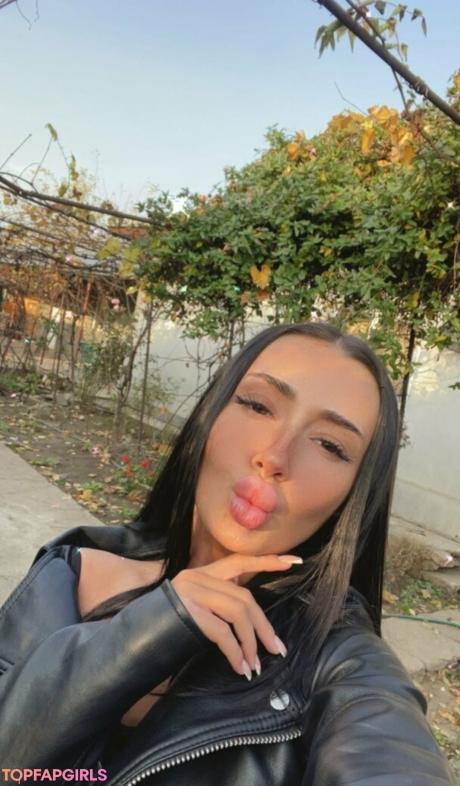 Luxeparisfree nude leaked OnlyFans photo #2