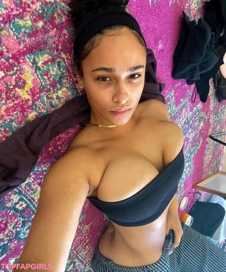 Sarina nude leaked OnlyFans photo #7