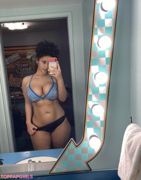 Sarina nude leaked OnlyFans photo #8