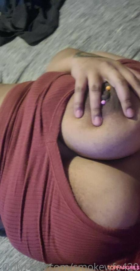 Smokewfe420 nude leaked OnlyFans photo #7