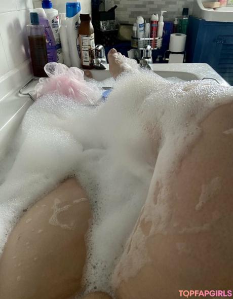 Bella nude leaked OnlyFans photo #24