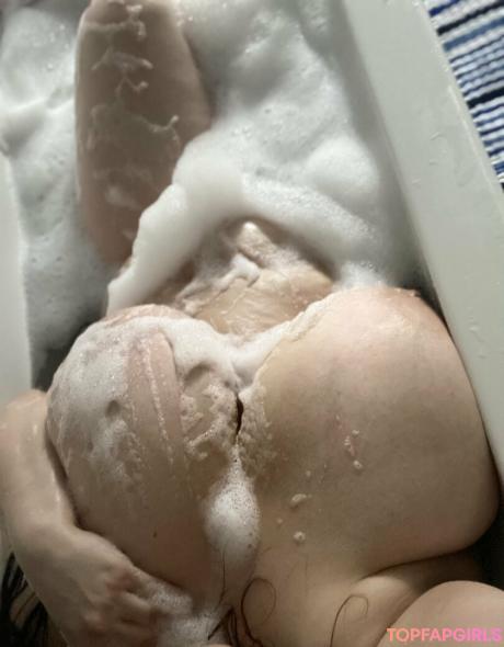 Bella nude leaked OnlyFans photo #25
