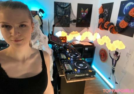 Sintica nude leaked OnlyFans photo #27