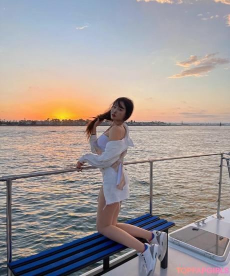 Yunicorn19 nude leaked OnlyFans photo #36