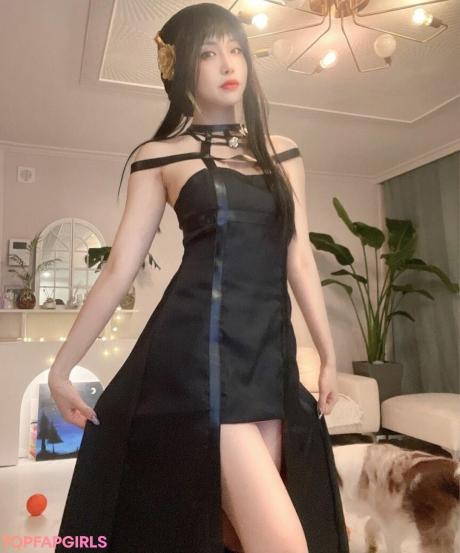 Yunicorn19 nude leaked OnlyFans photo #38