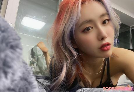 Yunicorn19 nude leaked OnlyFans photo #5