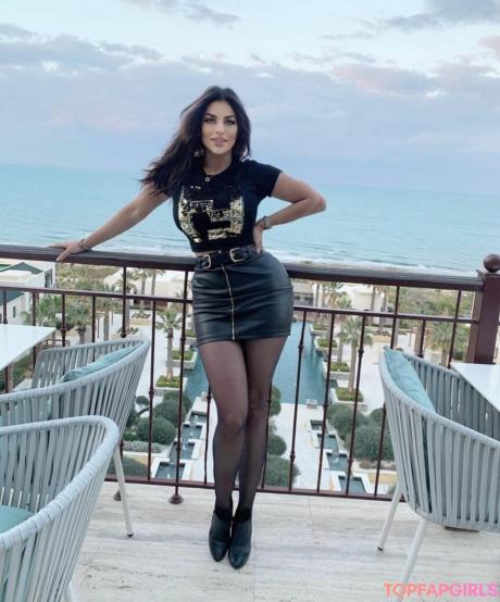 Amira nude leaked OnlyFans photo #5