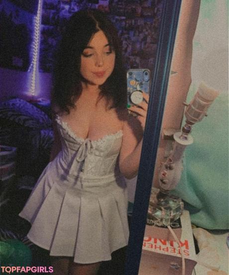 Daisyy nude leaked OnlyFans photo #4