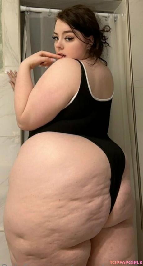 Peacchyqueenn nude leaked OnlyFans photo #42