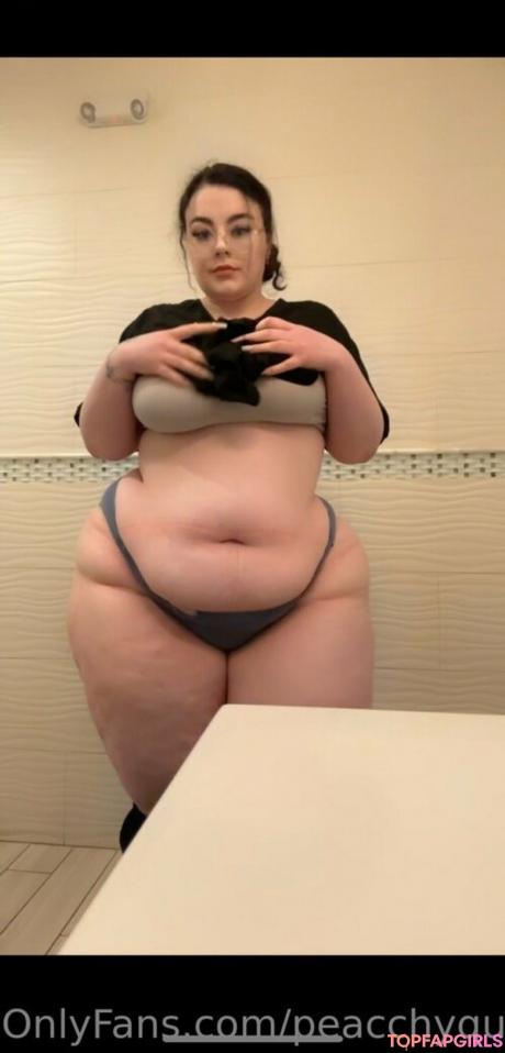 Peacchyqueenn nude leaked OnlyFans photo #62