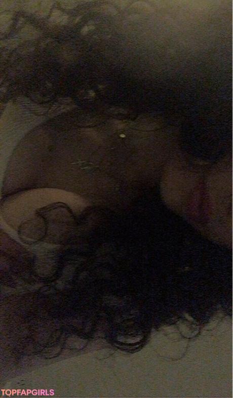 Celiaasalazarr nude leaked OnlyFans photo #3