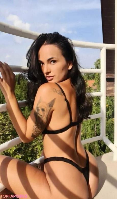 Claudiabavel.gold nude leaked OnlyFans photo #34