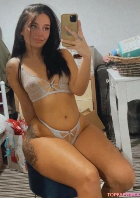 Laurynnox nude leaked OnlyFans photo #2