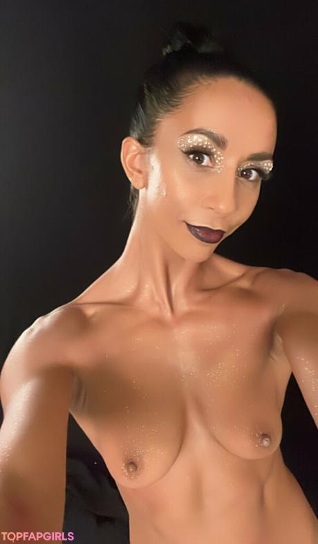 Laetitia nude leaked OnlyFans photo #30