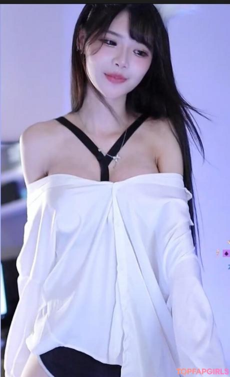 Irissiri129 nude leaked OnlyFans photo #8