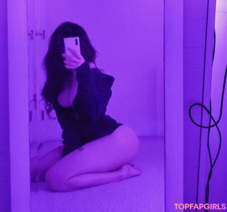Xliahri nude leaked OnlyFans photo #5