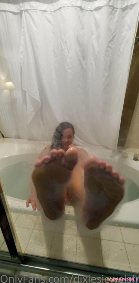 Dixiesjewelsfree nude leaked OnlyFans photo #17