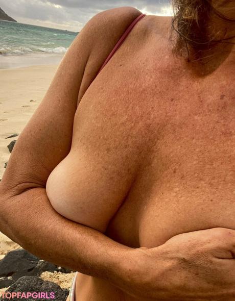 Sexyelleanthony nude leaked OnlyFans photo #13