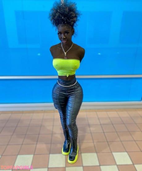 Lazelle nude leaked OnlyFans photo #10