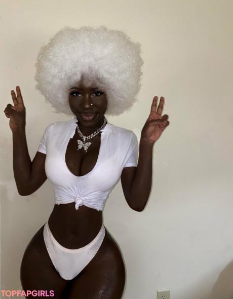 Lazelle nude leaked OnlyFans photo #7