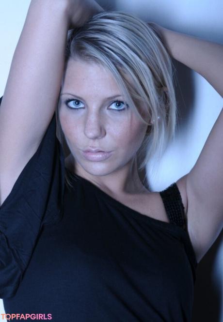 Carina nude leaked OnlyFans photo #70