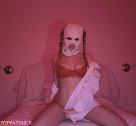 Bellabluntz nude leaked OnlyFans photo #5