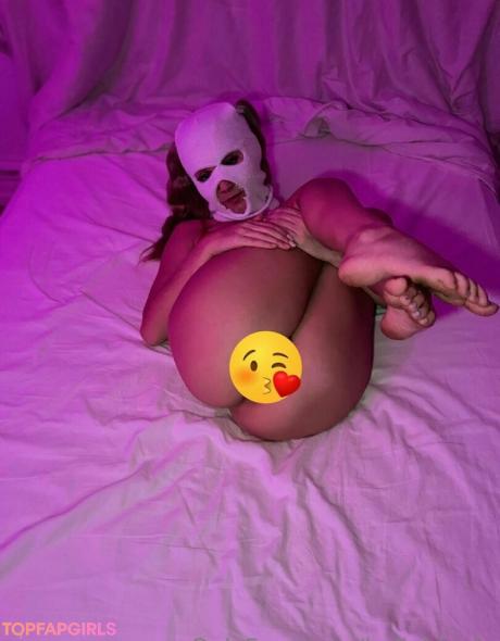 Bellabluntz nude leaked OnlyFans photo #6
