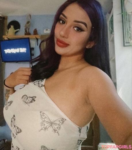 Alexandra nude leaked OnlyFans photo #5