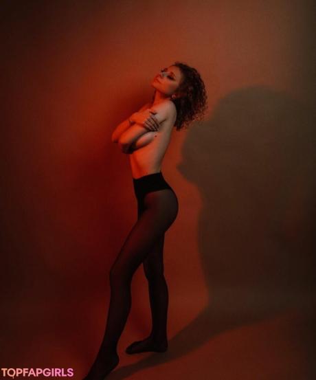 Alina nude leaked OnlyFans photo #14