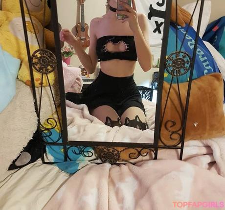 Emmanoodle nude leaked OnlyFans photo #3