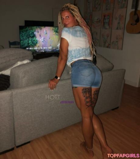 Hottrayne nude leaked OnlyFans photo #23